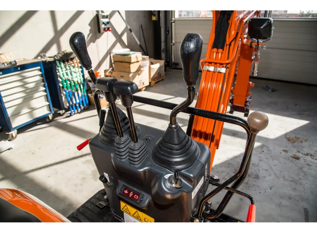 Foto Bedienelemente Hitachi Minibagger